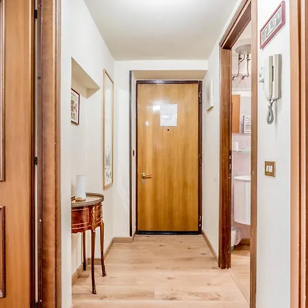 Lägenhet Elegant Flat In Front Of Vatican Museum